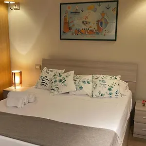  Appartement Frank Host Lux , Metro A A 50 M, Simple Check-in Con Codice A Qualsiasi Orario Italie